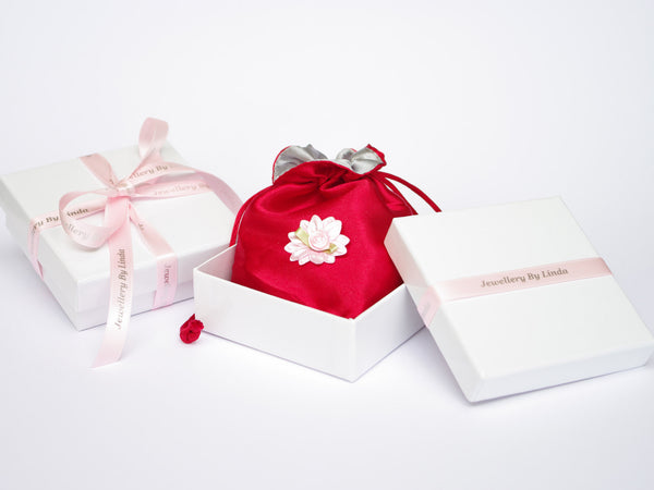 Jewellery by Linda gorgeous gift wrapping