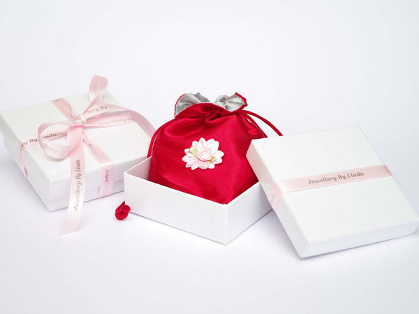 Gorgeous gift wrapping from Jewellery by Linda